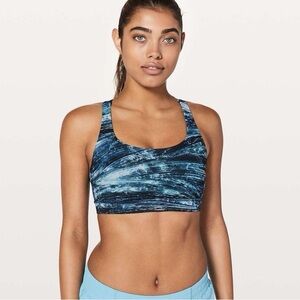 Lululemon blue, black & white Energy bra with abstract print!